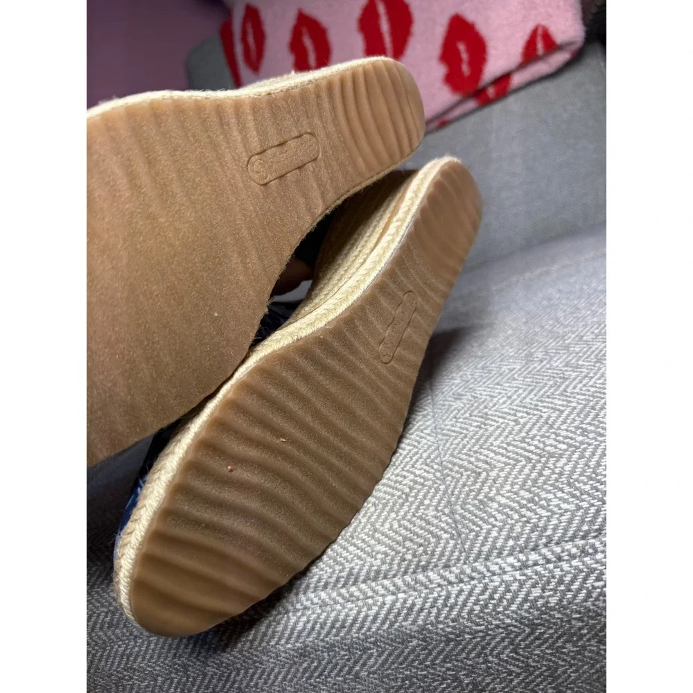 BareTraps ocean espadrille